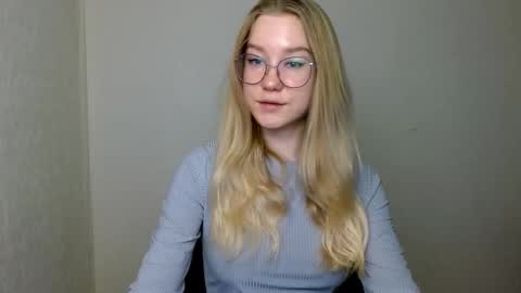 Abby Lovense is active online show from November 29, 9:50 am