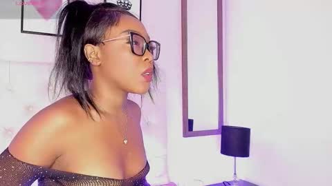 abbyswan_ online show from February 18, 12:16 pm