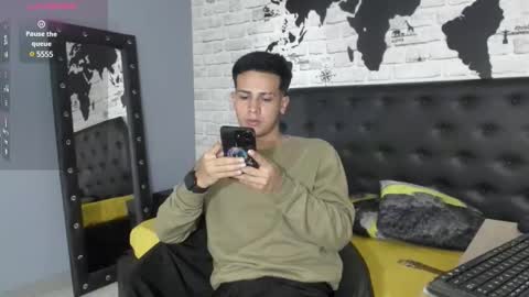 Independence model AbelAsburgo online show from February 5, 8:04 pm