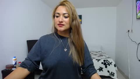 ximena online show from December 1, 12:58 pm