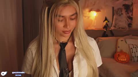 Snapshot of abril_w18 chatting on October 7, 1:45 am My name is Alexa. Please say hello I like to chat with you. If you have requests please use tip online show from October 7, 1:45 am