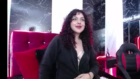 Abril Vega online show from January 5, 6:33 pm