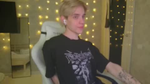 abslut online show from January 15, 4:27 pm