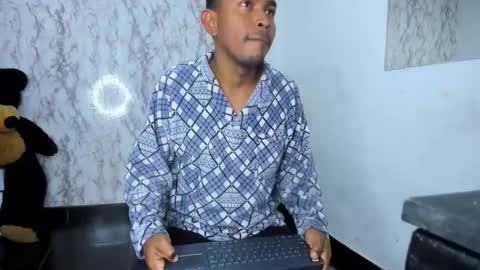 adam_morgan2 online show from February 16, 1:53 pm