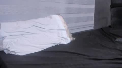 adam_piarse online show from March 12, 9:02 am