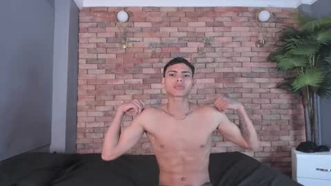 adam_piarse online show from November 18, 3:09 am