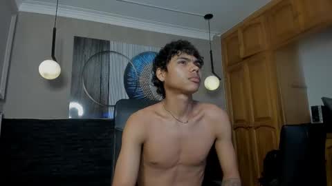 adam_piarse online show from February 9, 8:13 pm