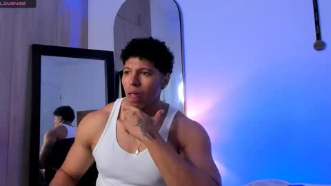 adambrocs1 online show from February 11, 1:48 pm