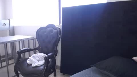 AdamsWalkerr  online show from February 2, 3:30 pm