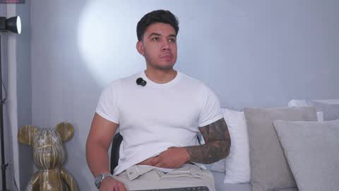Adan Johns online show from June 7, 12:21 pm