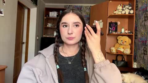 Poly online show from March 25, 12:12 pm