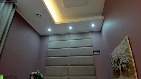 Adeline Perle online show from October 17, 1:20 am