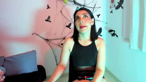 Adelle online show from November 3, 9:10 am