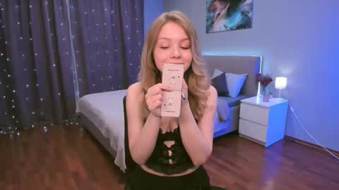 adelllovely online show from March 28, 1:56 pm