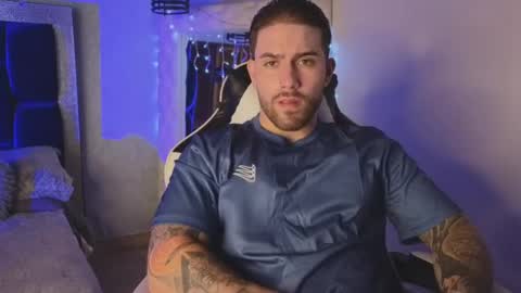 Ades online show from November 10, 7:38 pm