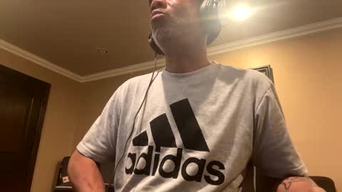 adick_ting online show from March 11, 8:20 pm