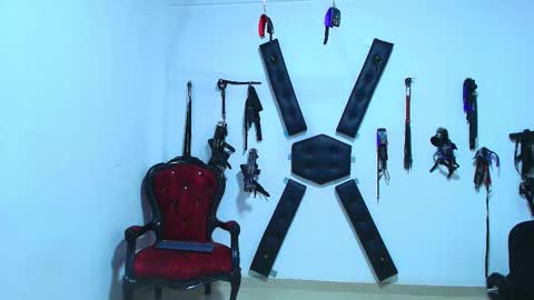 adonisdios online show from November 3, 11:39 pm