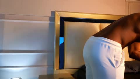 Snapshot of adonisknigh chatting on January 22, 1:00 pm Adonis Knight  online show from January 22, 1:00 pm