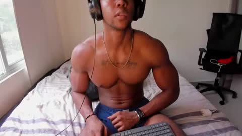 Snapshot of adonisknigh chatting on September 8, 7:24 pm Adonis Knight  online show from September 8, 7:24 pm