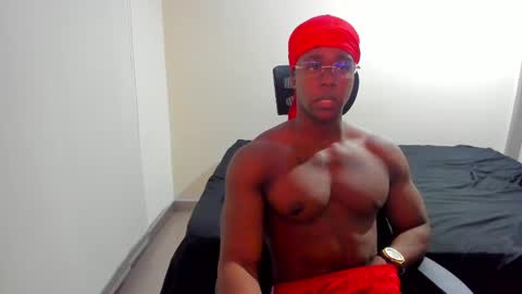 Snapshot of adonisknigh chatting on February 13, 11:26 pm Adonis Knight  online show from February 13, 11:26 pm