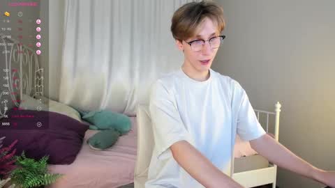 Snapshot of adrian_di chatting on February 21, 4:16 pm Adrian online show from February 21, 4:16 pm