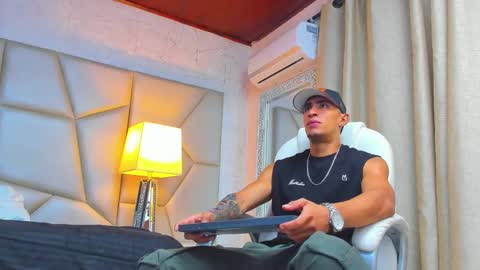   online show from February 27, 11:28 am