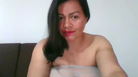 Snapshot of adrianagogo18 chatting on February 17, 4:17 pm adrianagogo18 online show from February 17, 4:17 pm