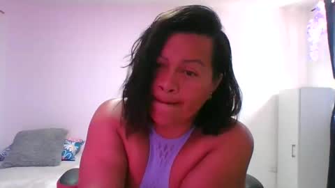Snapshot of adrianagogo18 chatting on October 23, 3:24 pm adrianagogo18 online show from October 23, 3:24 pm