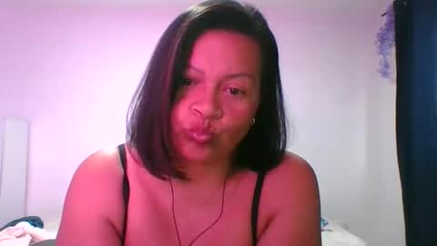 Snapshot of adrianagogo18 chatting on October 20, 10:26 pm adrianagogo18 online show from October 20, 10:26 pm