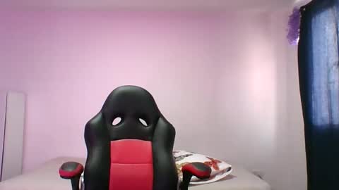 Snapshot of adrianagogo18 chatting on October 17, 12:09 pm adrianagogo18 online show from October 17, 12:09 pm