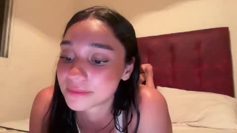 Snapshot of adriannarodriguez chatting on March 6, 12:32 am Adrianna  online show from March 6, 12:32 am