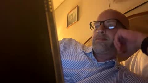 adrienfromparis online show from April 1, 7:22 pm