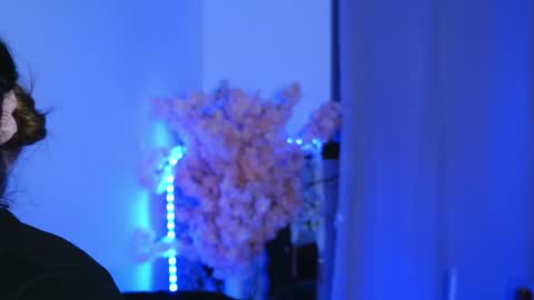 Aelia online show from April 2, 5:09 pm