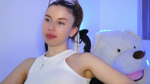 Aelia online show from March 9, 7:51 pm