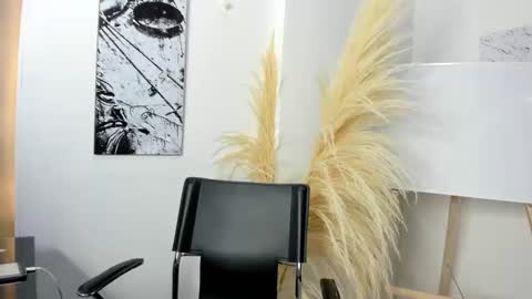 Snapshot of africa_holmes chatting on March 7, 2:04 am Africa  online show from March 7, 2:04 am