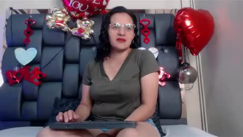 Snapshot of africa_holmes chatting on February 13, 2:01 am Africa  online show from February 13, 2:01 am