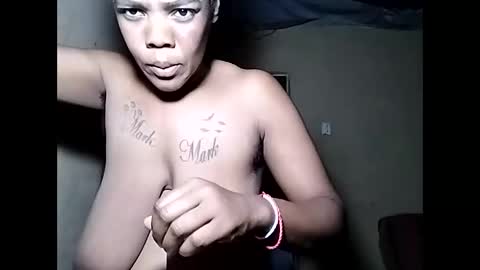 Snapshot of afrikanbonnienclyde chatting on January 12, 2:03 am Nikky Love online show from January 12, 2:03 am