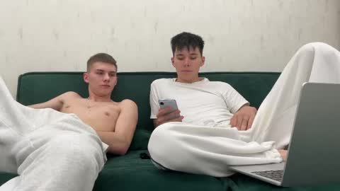 Mark online show from April 7, 12:51 pm