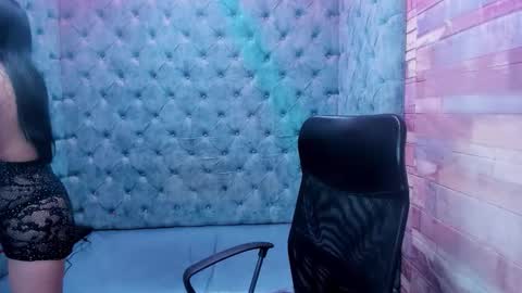 agatha_leon_ online show from March 3, 7:10 pm