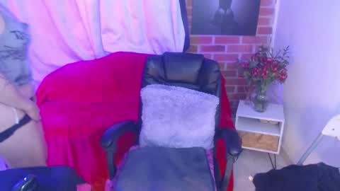 Lily online show from March 3, 2:18 am