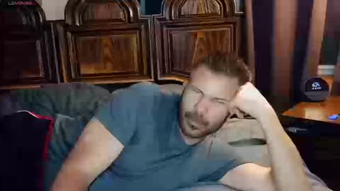 Blue Eyed Handsome Man online show from March 18, 12:27 am