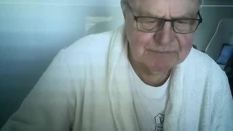 Snapshot of ahmole chatting on December 22, 9:22 am Ole online show from December 22, 9:22 am