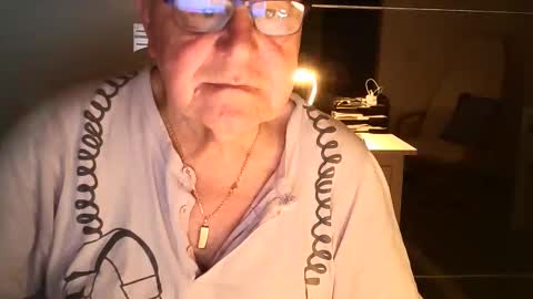 Snapshot of ahmole chatting on September 15, 11:06 pm Ole online show from September 15, 11:06 pm