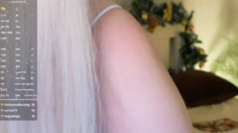 Lexi online show from December 8, 1:14 pm