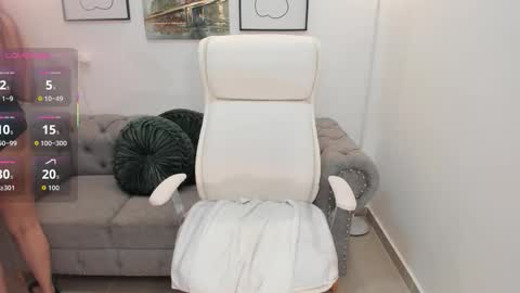 AIDA ADAMS online show from December 19, 11:49 am