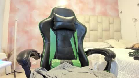 karoline  online show from March 19, 12:49 am