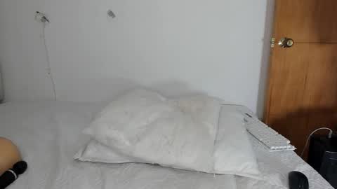 karoline  online show from December 3, 10:43 pm