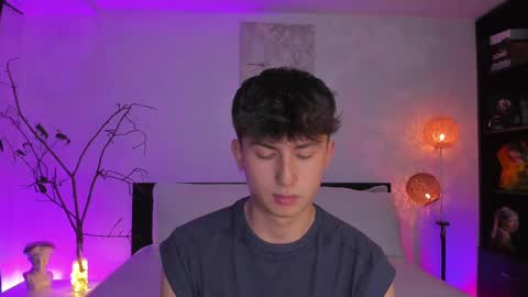 A H  online show from February 16, 1:58 am