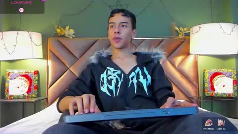 aiden_royce online show from December 18, 3:13 am