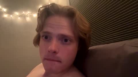 aidenisdunn online show from December 8, 1:36 pm